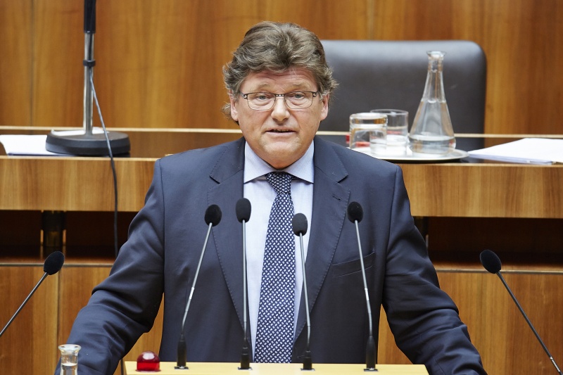 Nationalratsabgeordneter Rainer Wimmer (S) am Rednerpult