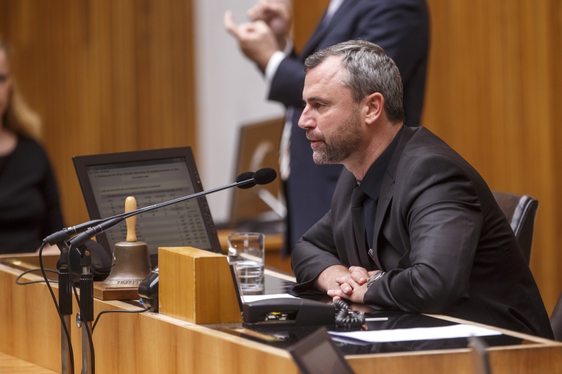Dritter Nationalratspräsident Norbert Hofer (F) bei der Vorsitzführung am Präsidium