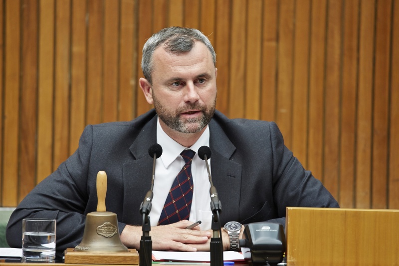 Dritter Nationalratspräsident Norbert Hofer (F) bei der Vorsitzführung am Präsidium