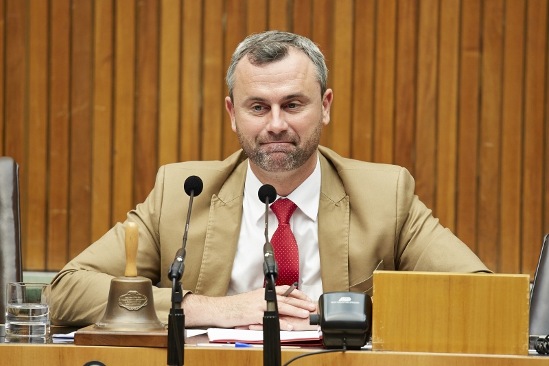 Dritter Nationalratspräsident Norbert Hofer (F) bei der Vorsitzführung am Präsidium