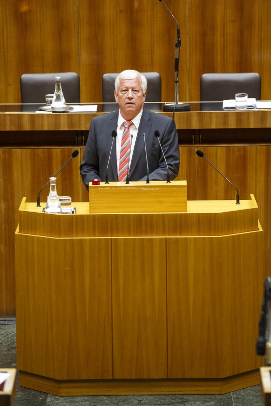 Nationalratsabgeordneter Jakob Auer (V) am Rednerpult