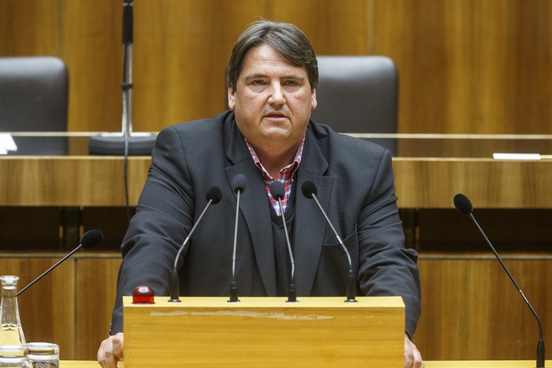 Nationalratsabgeordneter Josef Muchitsch (S) am Rednerpult