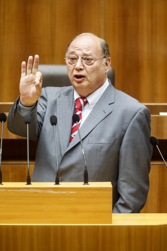 Nationalratsabgeordneter Otto Pendl (S) am Rednerpult