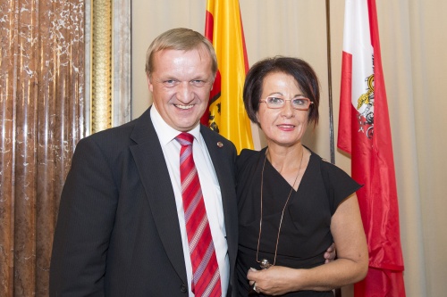 v.re.: Bundesratspräsidentin Ana Blatnik (S) mit ihrem Vorgänger Bundesrat Michael Lampel