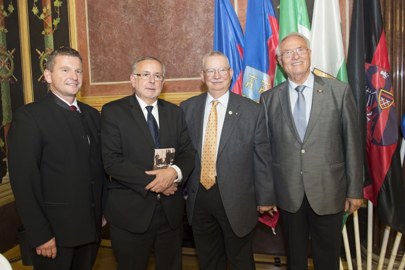 v.li. Generalsekretaer VLÖ Norbert Kapeller, Universität Wien Oliver Rathkolb, Bundesvorsitzender des VLÖ Rudolf Reimann, erster stellvertretender Bundesvorsitzender des VLÖ Gerhard Zeihsel