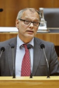 Leiter der Direktion Bevölkerung der Statistik Austria Josef Kytir am Rednerpult