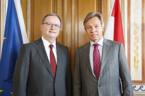 v.li.: Nationalratspräsident Karlheinz Kopf (V) und der Vorsitzende des Außenpolitischen Ausschusses der russischen Staatsduma Alexey Puschkov