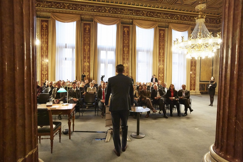 Blick Richtung VeranstaltungsteilnehmerInnen. Klubobmann Heinz-Christian Strache (F) begrüßt die Gäste