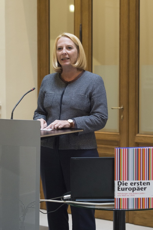 Nationalratspräsidentin Doris Bures (S) bei der Begrüßung