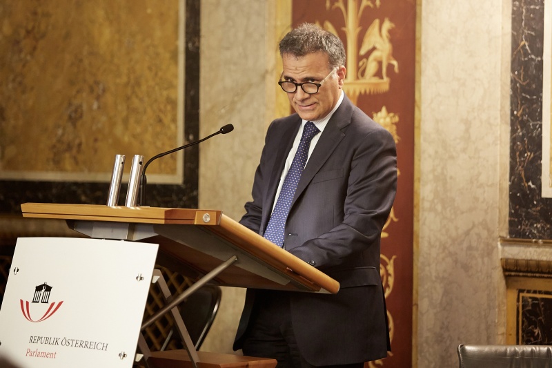 Botschafter der Republik Italien Giorgo Marrapodi am Rednerpult