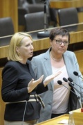 v.li. Nationalratspräsidentin Doris Bures (S) und Gesundheitsministerin Sabine Oberhauser (S) während der Diskussion