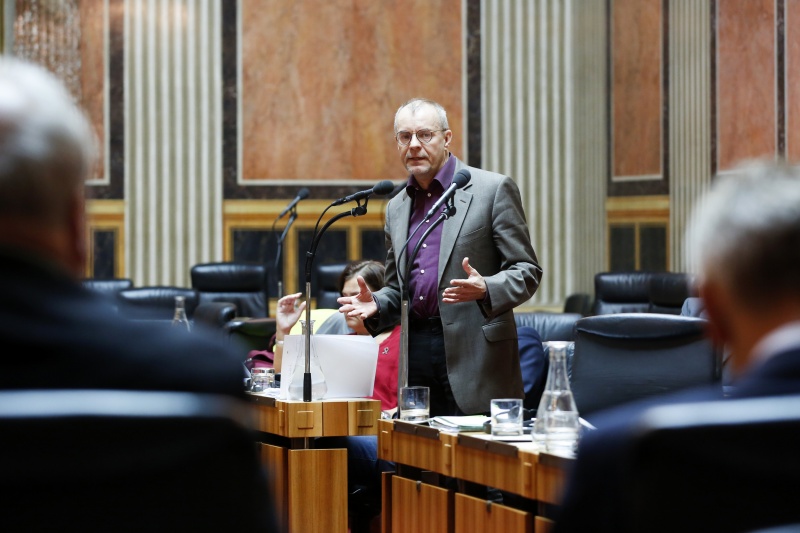 Nationalratsabgeordneter Harald Troch (S) bei seiner Wortmeldung