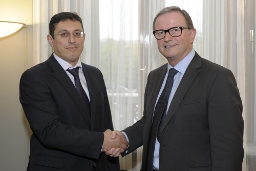 v.re.: Zweite Nationalratspräsidenten Karlheinz Kopf (V) begrüßt  den Botschafter von Aserbaidschan Galib Israfilov 