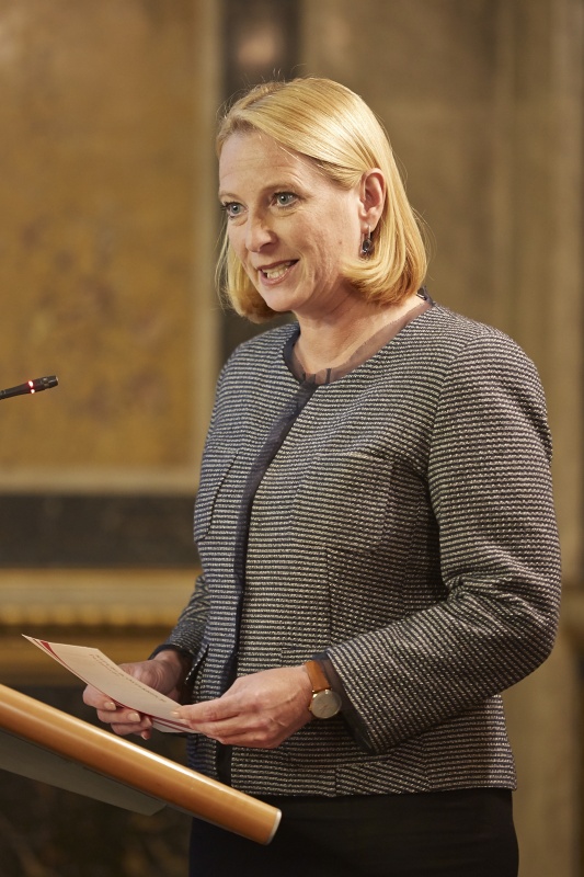 Nationalratspräsidentin Doris Bures bei ihren einführenden Worten