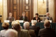 Podium v.links: Anton Pelinka, Parlamentsdirektor Harald Dossi, Birgit Sauer, Erhard Busek