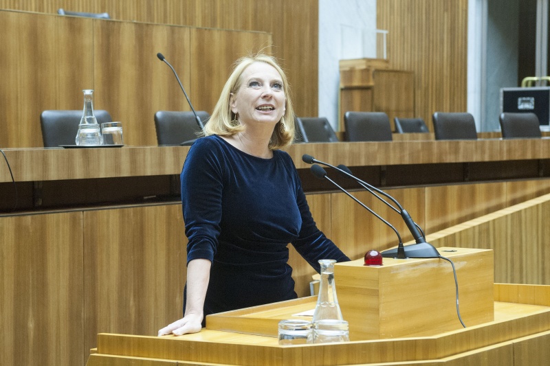 Nationalratspräsidentin Doris Bures (S) bei ihrer Begrüßung