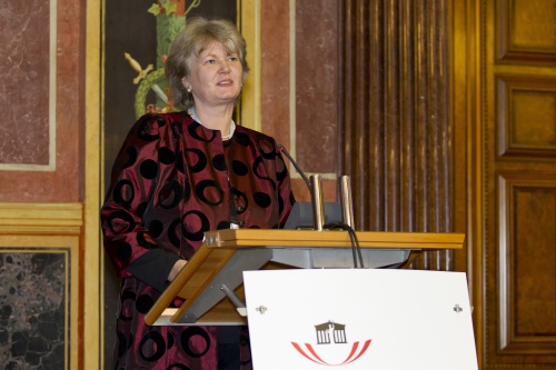 Leiterin des BürgerInnenservices im Parlament Martha Giefing am Wort