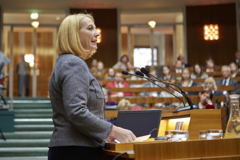 Begrüßung durch Nationalratspräsidentin Doris Bures (S)