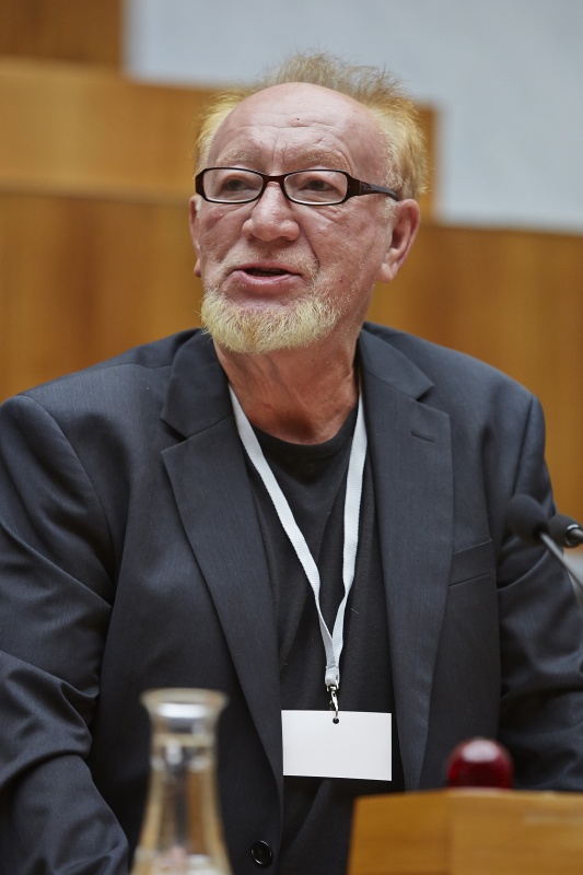 Universität Wien Wolfgang Duchkowitsch am Rednerpult