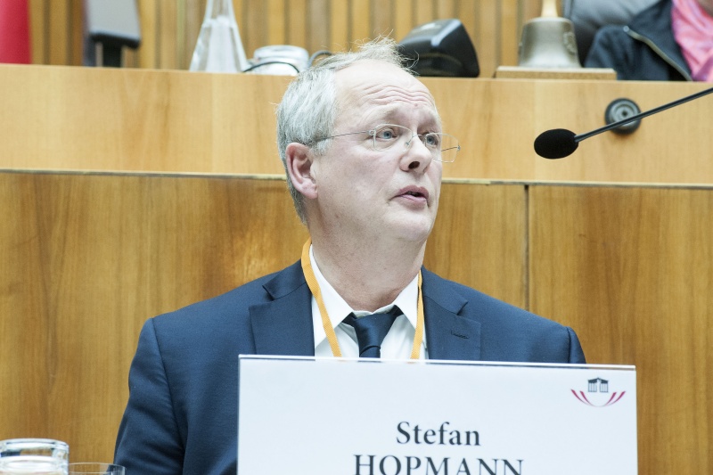 Uni Wien Stefan Hopmann beim Panel 2 - Schule und Partizipation