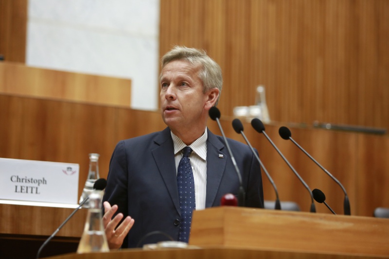 Klubobmann Reinhold Lopatka (V) am Rednerpult