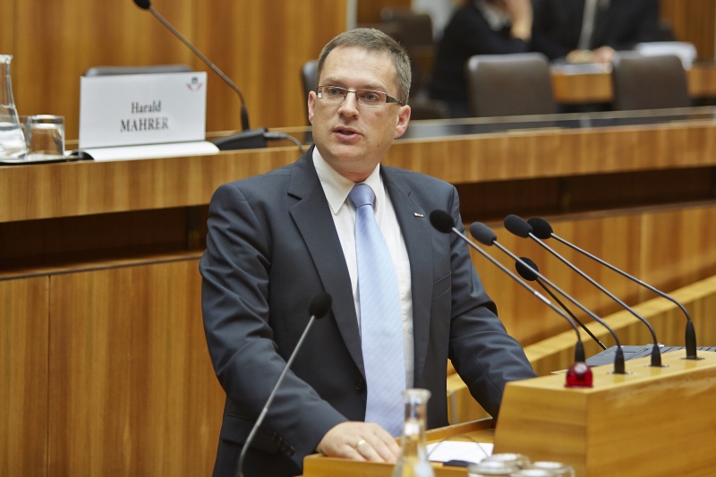 Nationalratsabgeordneter August Wöginger (V) am Rednerpult