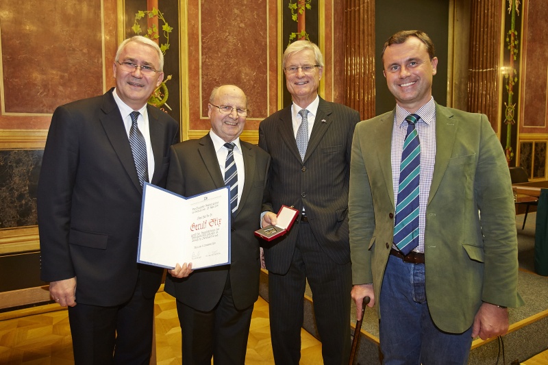 v.li.: Martin Graf, Preisträger Gerulf Stix, Siegfried Dillersberger, 3. Nationalratspräsident Norbert Hofer (F)