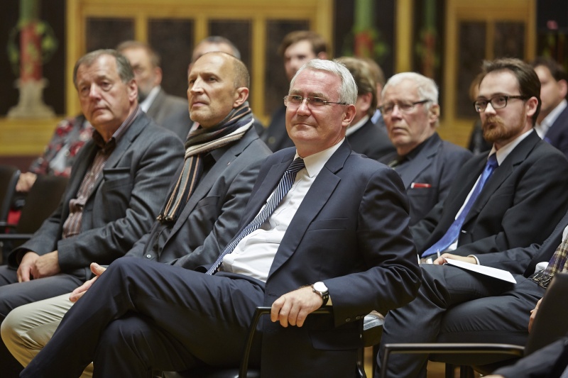 Blick Richtung Veranstaltungsteilnehmer mit Martin Graf im Vordergrund