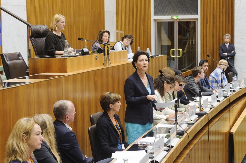 Unterrichtsministerin Gabriele Heinisch-Hosek (S) bei ihrer Einleitung