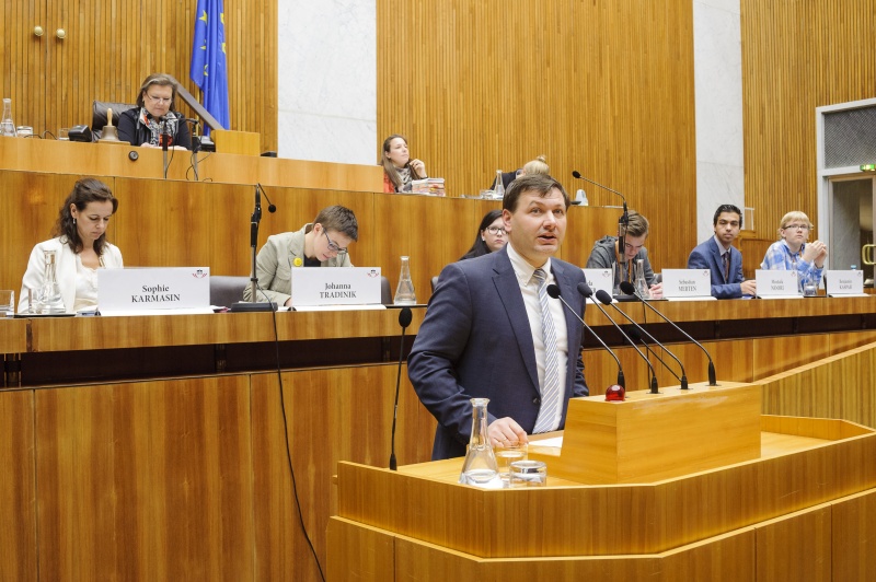 Bundesrat Andreas Pum (V) am Rednerpult