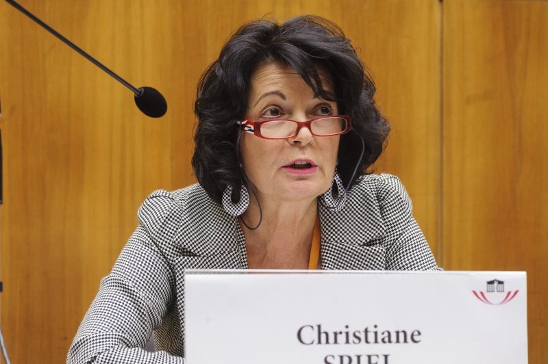 Uni Wien Hilde Spiel beim Panel 2 - Schule und Partizipation