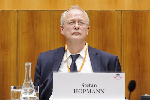 Uni Wien Stefan Hopmann beim Panel 2 - Schule und Partizipation