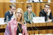 Asylkoordination Österreich Katharina Glawischnig am Rednerpult