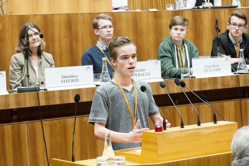 Sebastian Merten am Rednerpult