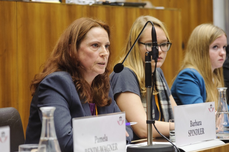 v.li.: Generalsekretärin BSO Barbara Spindler, Hannah Czernohorszky und Hannah Korinth beim Panel 3