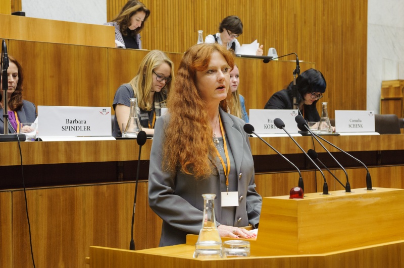 Manuela Schalek am Rednerpult