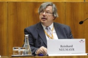 Amt der NÖ Landesregierung Reinhard Neumayer beim Panel 4