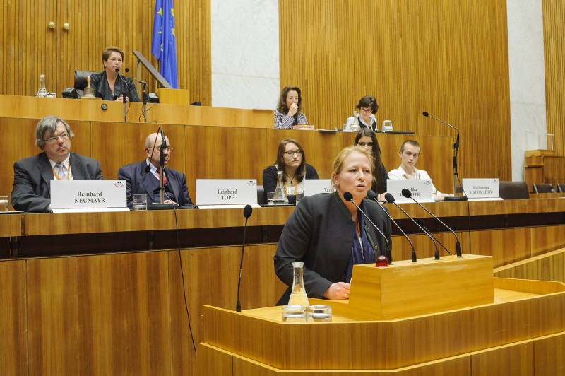 Elke Nachtmann am Rednerpult