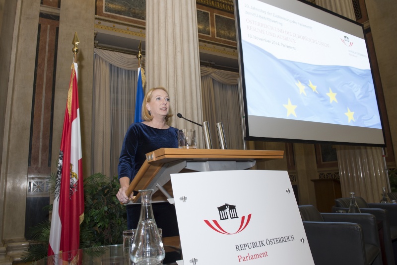 Nationalratspräsidentin Doris Bures (S) bei der Begrüßung