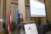 Bundesratspräsidentin Ana Blatnik (S) bei ihrer Ansprache