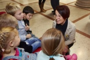 Bundesratspräsidentin Ana Blatnik (S) mit den Kindern