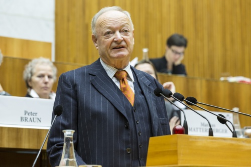 Präsident Österreichischer Seniorenrat Andreas Khol am Rednerpult