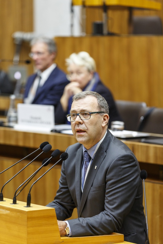 Ärztlicher Leiter CS Hospiz Rennweg Karlheinz Wiesinger bei seinem Impulsstatement zum Thema Konkretisierung der Erfordernisse in Ausbildung und Praxis