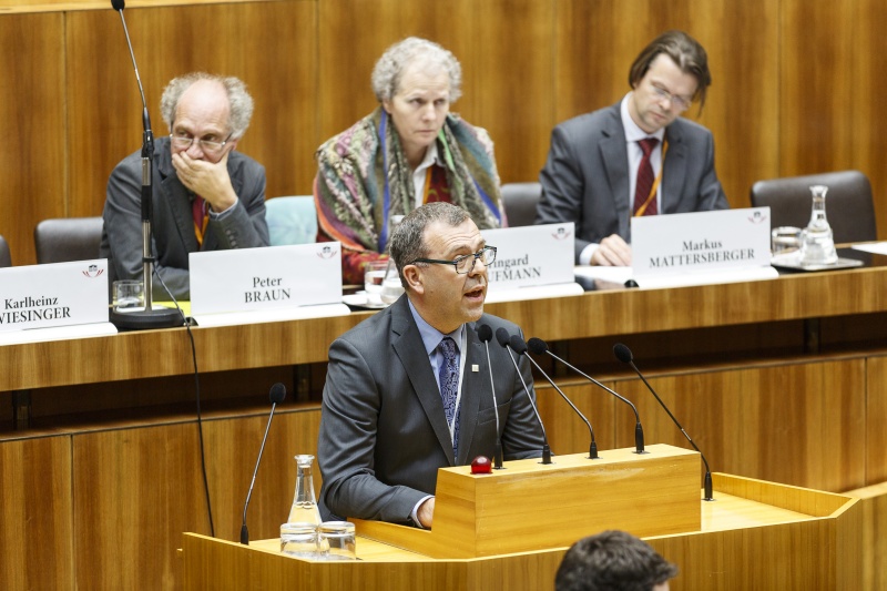Ärztlicher Leiter CS Hospiz Rennweg Karlheinz Wiesinger bei seinem Impulsstatement zum Thema Konkretisierung der Erfordernisse in Ausbildung und Praxis