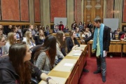 Diskussion und Vorbereitung auf den Jugendparlamentstag mit den SchülerInnen