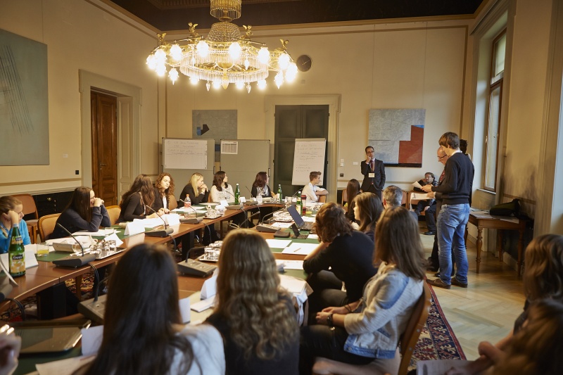 SchülerInnen während der Ausschusssitzung