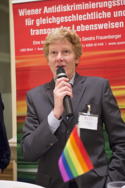 Podiumsgespräch - Was will die Wiener Community? Grüne andersrum Jennifer Kickert am Wort