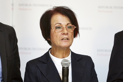 Bundesratspräsidentin Ana Blatnik (S) am Wort