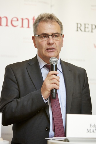 Bundesrat Edgar Mayer (V) am Rednerpult