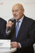 Bundesrat Reinhard Todt (S) am Wort